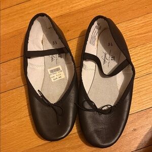 Stylish Black Ballet Flats